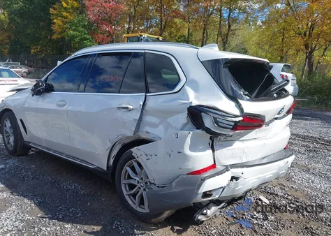 2022 BMW X5 xDrive40I z USA, uszkodzony, nr VIN 5UXCR6C06N9K20035